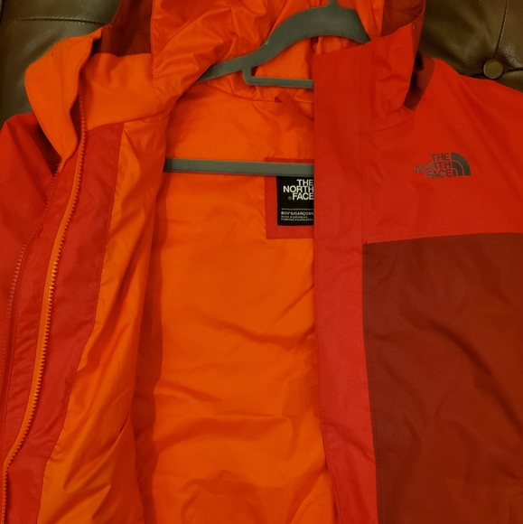 The North Face Boys Multicolored Jacket - Picture 1 of 12